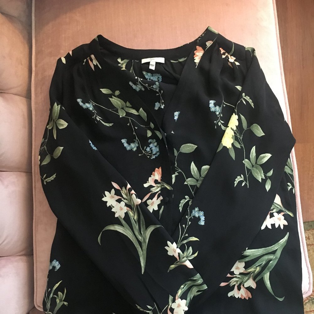 Joie Silk Floral V-neck Button front Blouse Sz XS